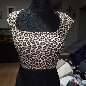 Gaze Leopard Print Crop Top